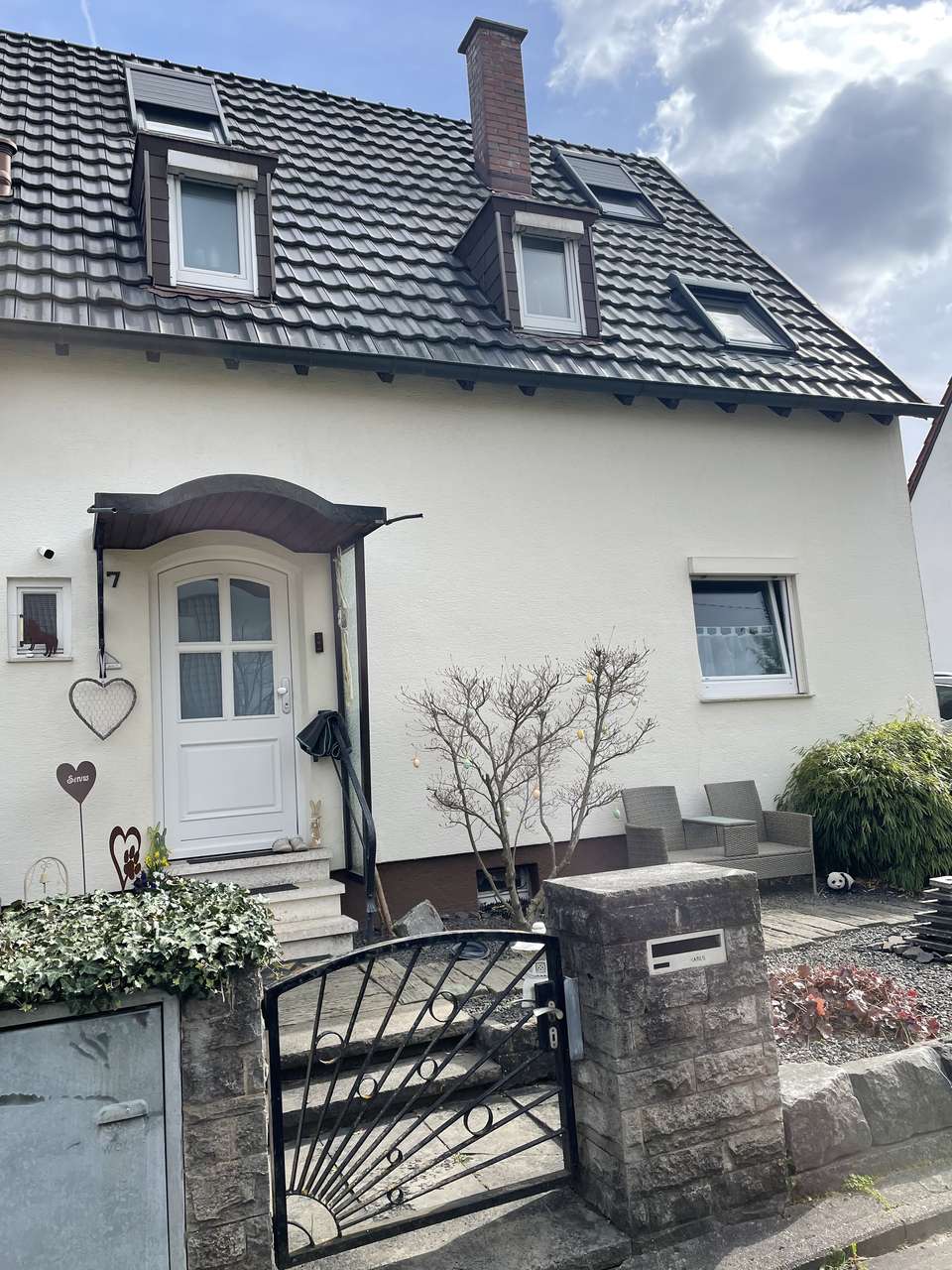 schöne familienfreundliche Doppelhaushälfte mit großem Garten Bussardweg 7, 70499 Stuttgart-Weilimdorf