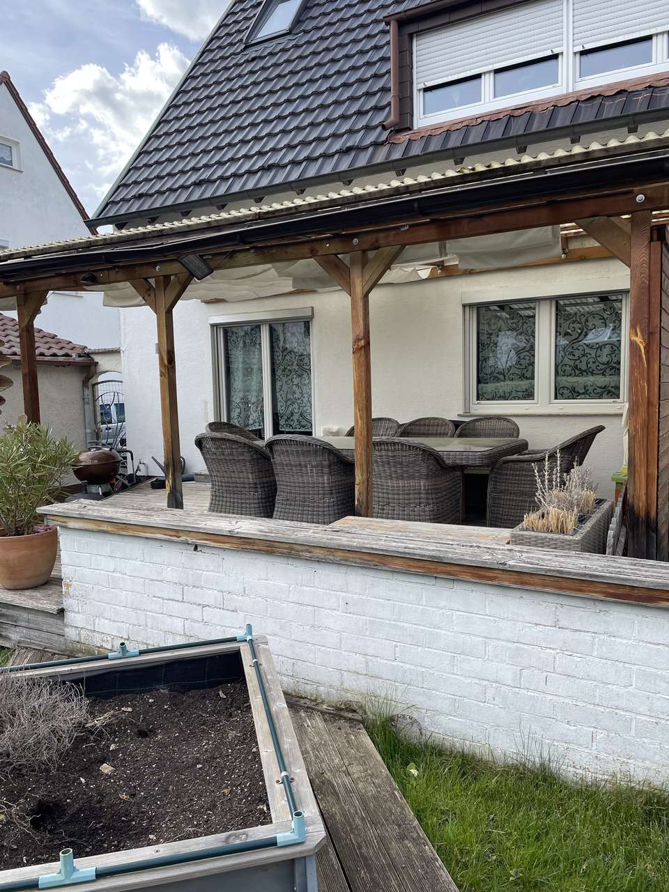 schöne familienfreundliche Doppelhaushälfte mit großem Garten Bussardweg 7, 70499 Stuttgart-Weilimdorf