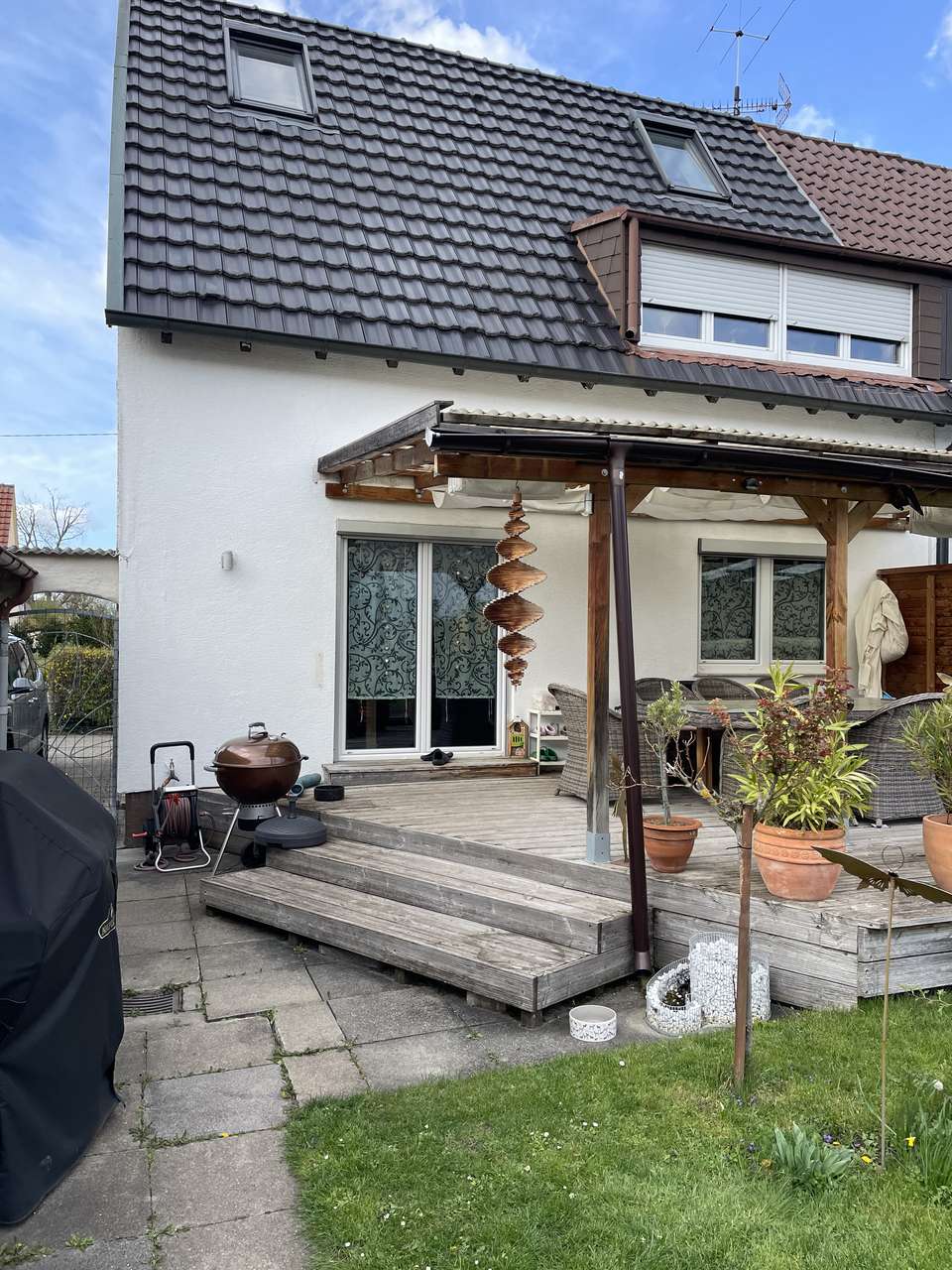 schöne familienfreundliche Doppelhaushälfte mit großem Garten Bussardweg 7, 70499 Stuttgart-Weilimdorf
