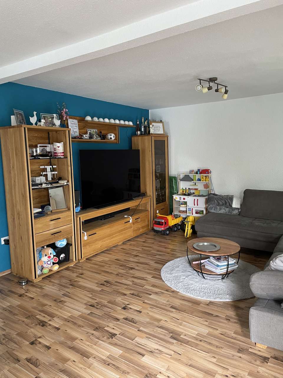 schöne familienfreundliche Doppelhaushälfte mit großem Garten Bussardweg 7, 70499 Stuttgart-Weilimdorf