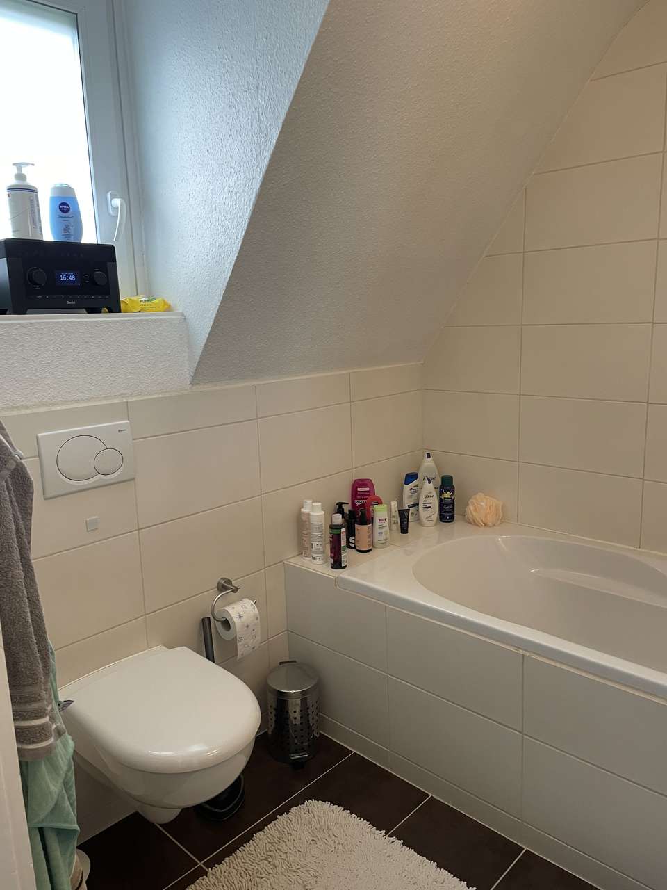 schöne familienfreundliche Doppelhaushälfte mit großem Garten Bussardweg 7, 70499 Stuttgart-Weilimdorf