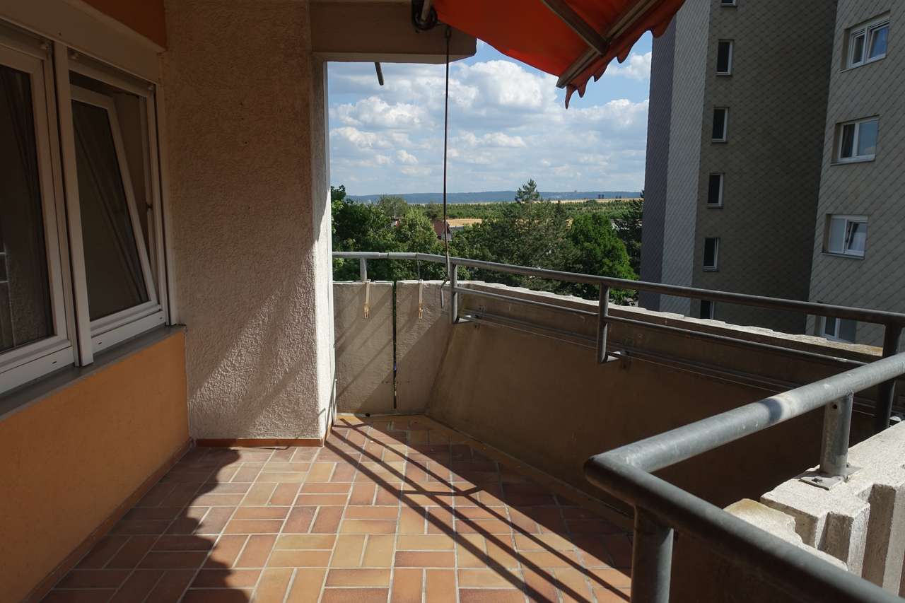 sonnige 3,5 Zimmerwohnung mit großem Balkon (WE 413), Freiherr-von-Varnbülerstr. 8, 71282 Hemmingen