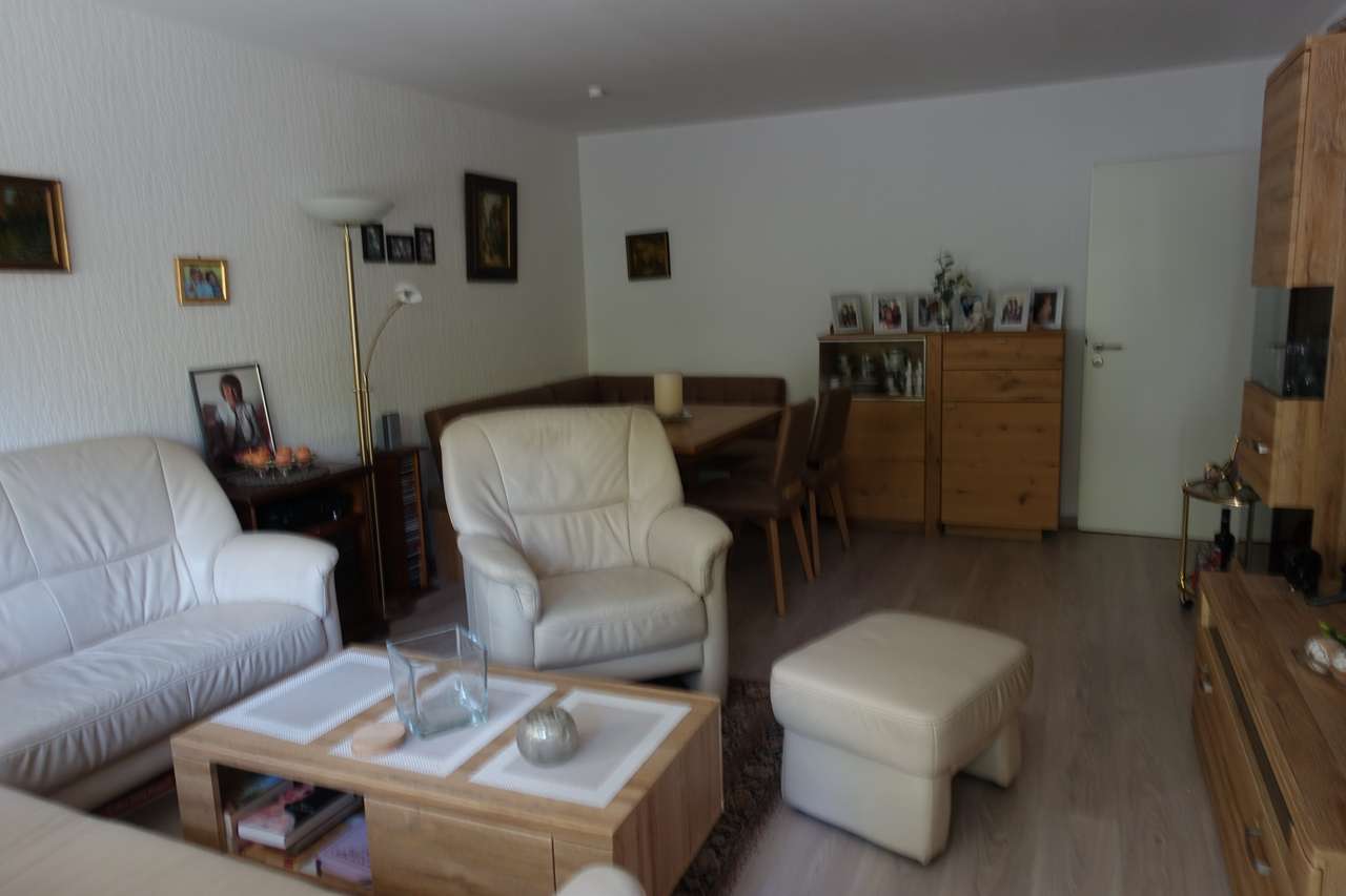 schicke 2-Zimmerwohnung mit sonnigem Balkon, Freiherr-von-Varnbühler-Str. 10, 71282 Hemmingen