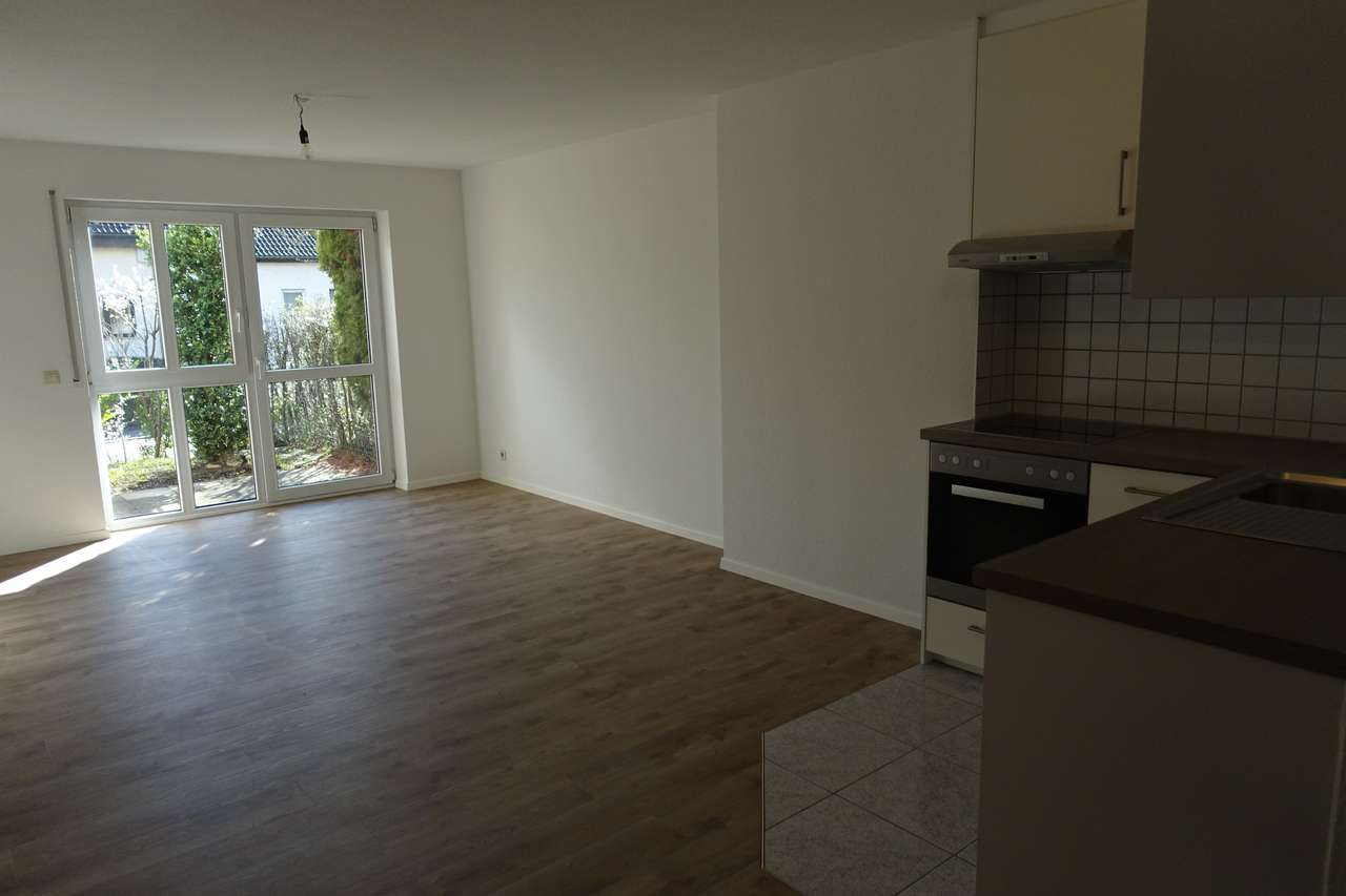Hübsche, neu renovierte 2-Zimmer-Erdgeschoßwohnung mit Terrasse, Laurentiusstr. 23, 71282 Hemmingen
