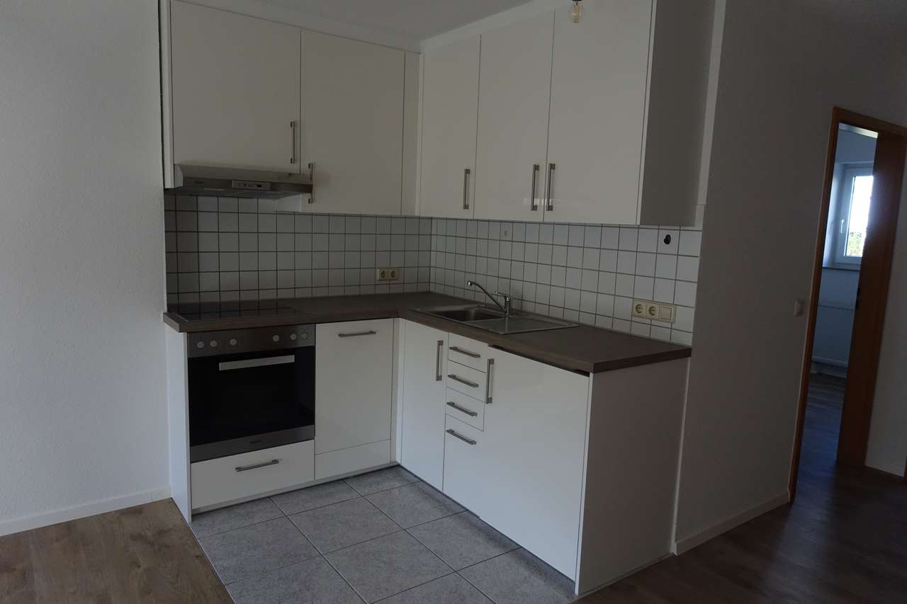 Hübsche, neu renovierte 2-Zimmer-Erdgeschoßwohnung mit Terrasse, Laurentiusstr. 23, 71282 Hemmingen