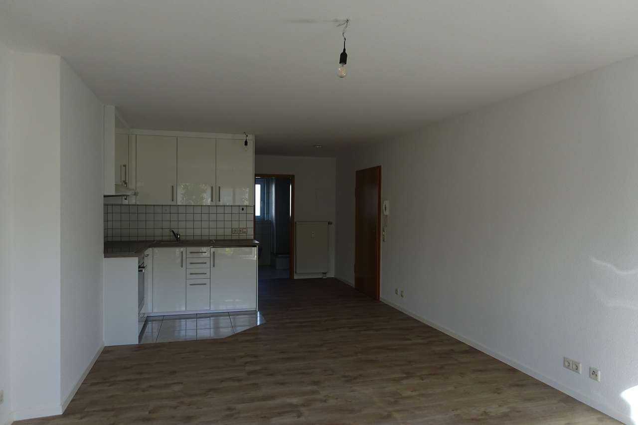 Hübsche, neu renovierte 2-Zimmer-Erdgeschoßwohnung mit Terrasse, Laurentiusstr. 23, 71282 Hemmingen