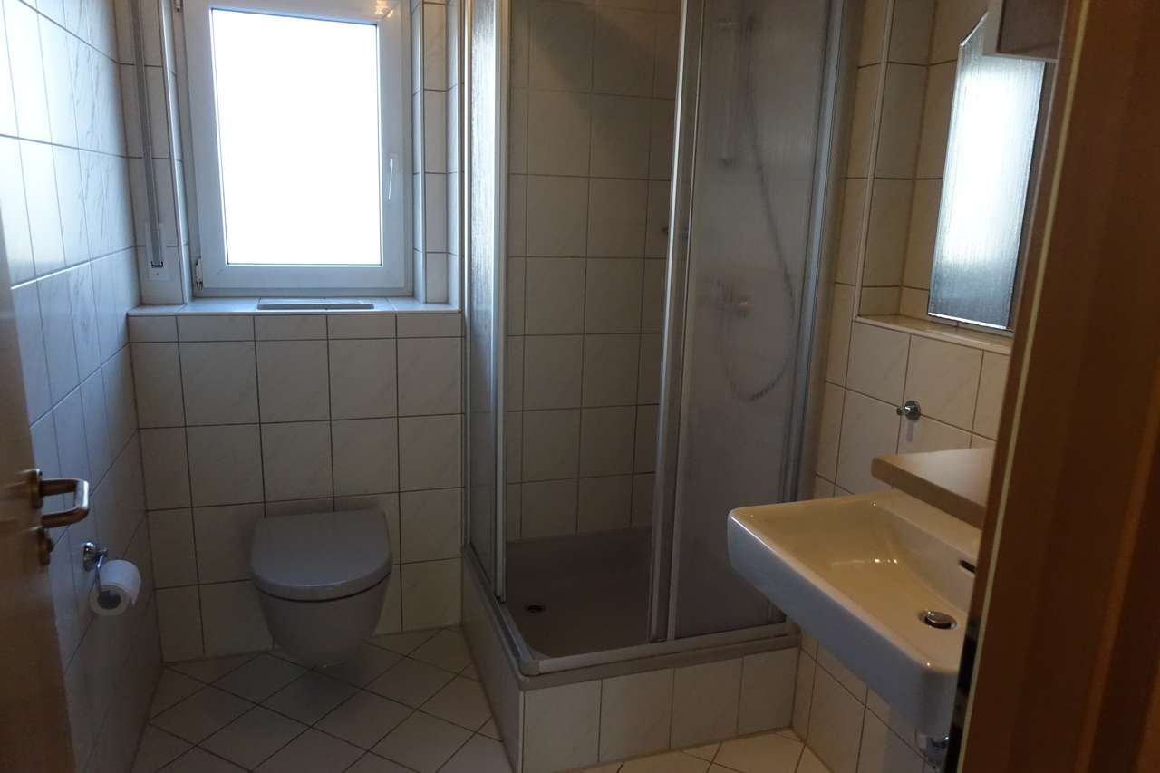 Hübsche, neu renovierte 2-Zimmer-Erdgeschoßwohnung mit Terrasse, Laurentiusstr. 23, 71282 Hemmingen
