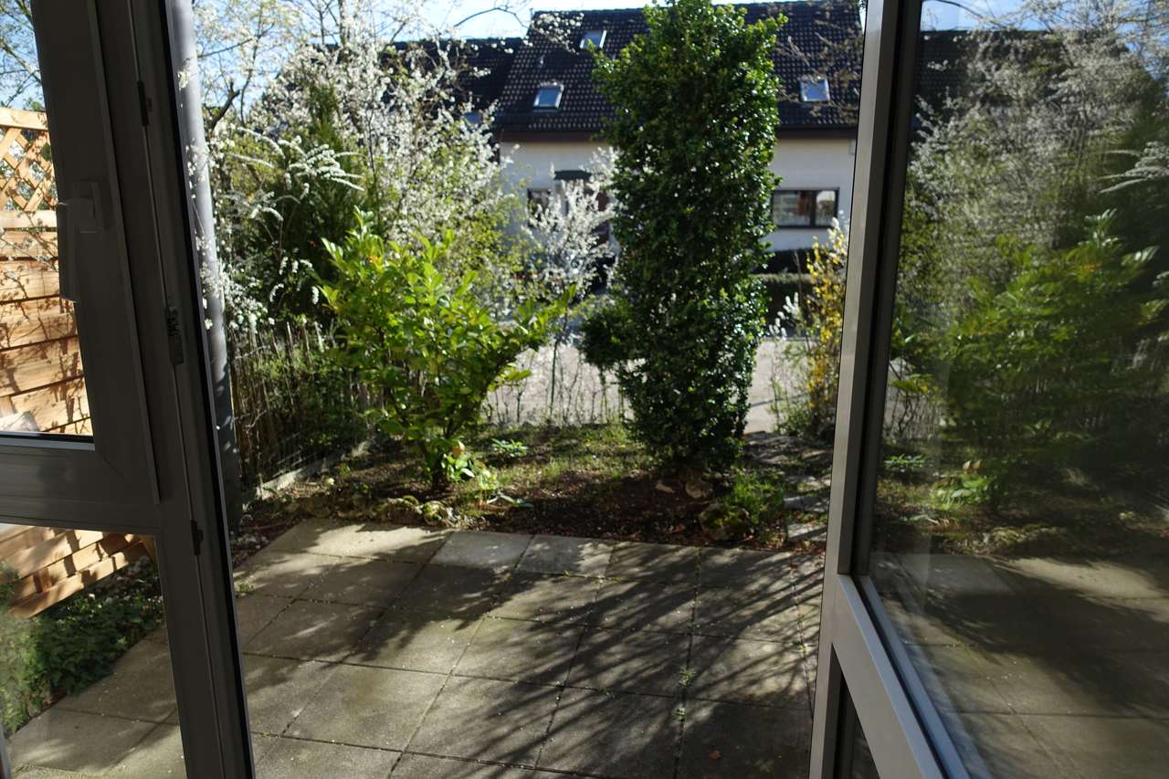 Hübsche, neu renovierte 2-Zimmer-Erdgeschoßwohnung mit Terrasse, Laurentiusstr. 23, 71282 Hemmingen