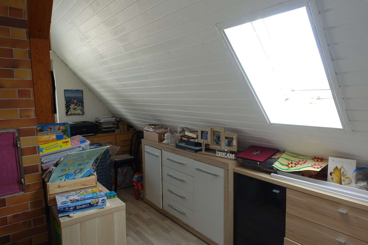 Schöne Doppelhaushälfte für die kleine Famillie, Burgenlandstr. 10, 70825 Korntal-Münchingen