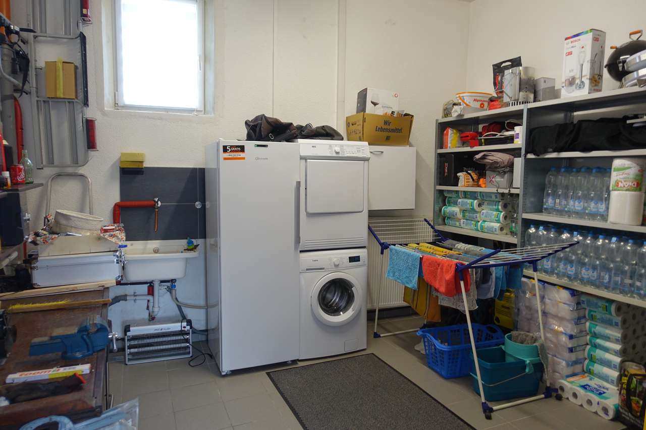 Top komplett renoviertes 5-Familienhaus in sonniger Lage KEINERLEI SANIERUNGSSTAU, Kantstr. 5, 73655 Plüderhausen