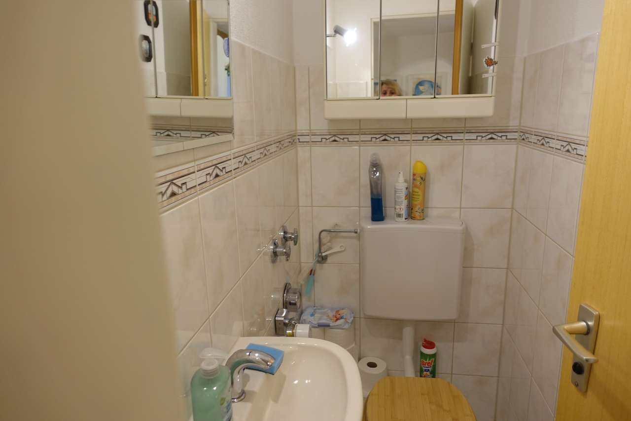 Schicke 3,5 Zimmerwohnung mit großem, sonnigen Balkon und Blick ins Grüne,         Hirschstr. 27, 71282 Hemmingen