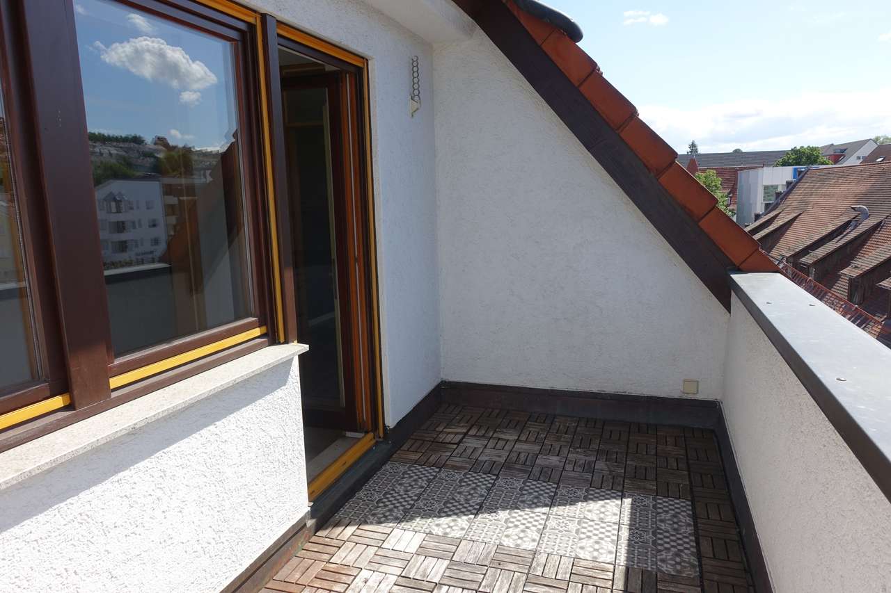 Schicke, gut geschnittene 2-Zimmer-Dachgeschoßwohnung mit sonniger Dachterrasse, Vaihinger Str. 16,                        71701 Schwieberdingen