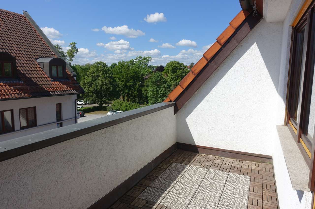 Schicke, gut geschnittene 2-Zimmer-Dachgeschoßwohnung mit sonniger Dachterrasse, Vaihinger Str. 16,                        71701 Schwieberdingen