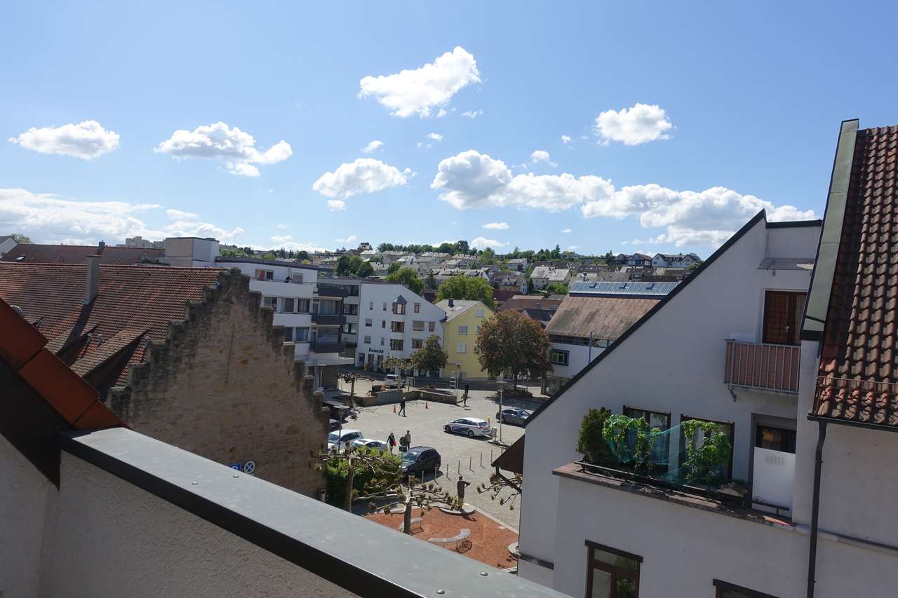 Schicke, gut geschnittene 2-Zimmer-Dachgeschoßwohnung mit sonniger Dachterrasse, Vaihinger Str. 16,                        71701 Schwieberdingen