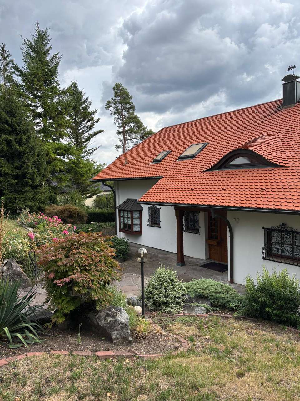 Repräsentative, freistehende Villa in herrlicher Süd-Aussichtslage mit großem Garten und Pool, Sonnenberg 35, 71735 Eberdingen-Nussdorf