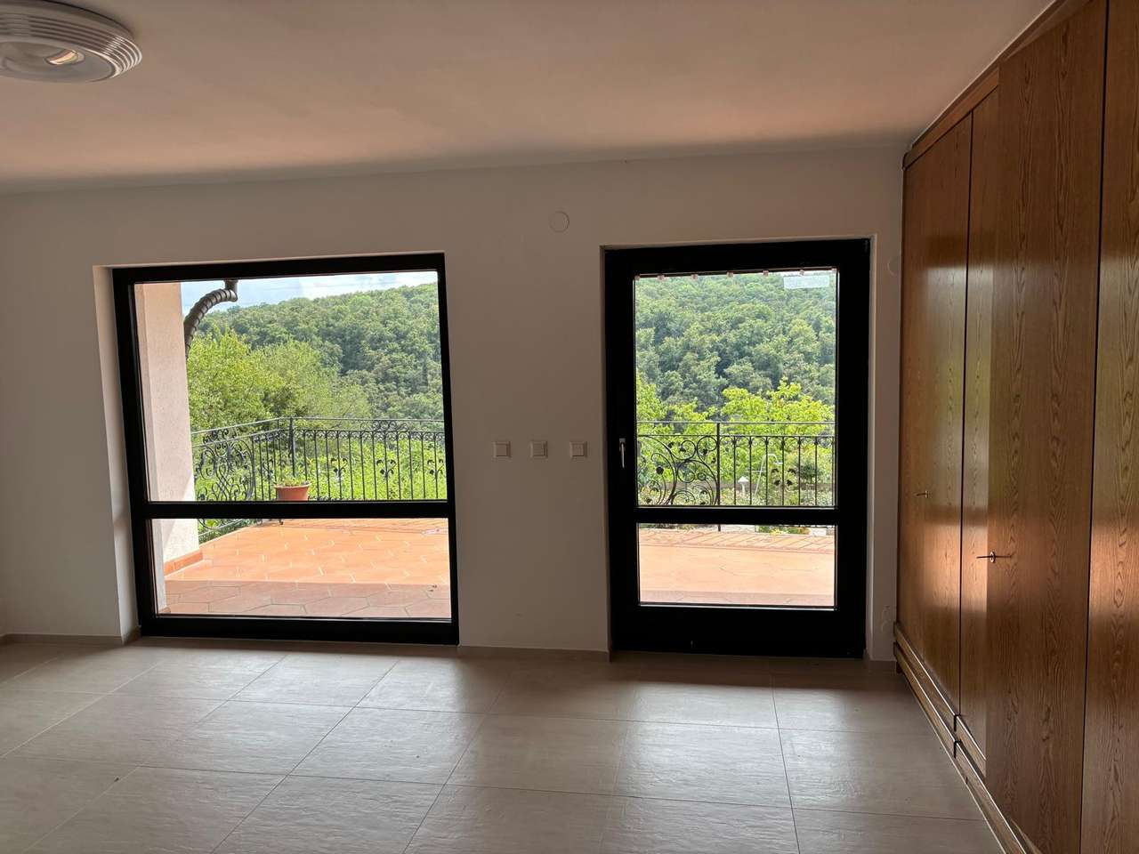 Repräsentative, freistehende Villa in herrlicher Süd-Aussichtslage mit großem Garten und Pool, Sonnenberg 35, 71735 Eberdingen-Nussdorf