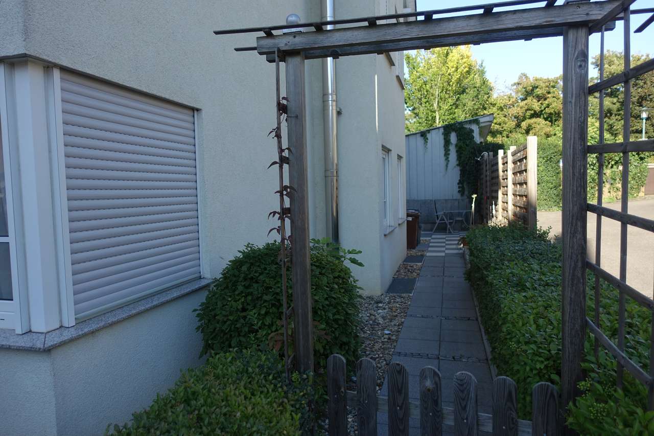 Schicke 4 Zimmer-Erdgeschoßwohnung im Herzen Ditzingens, Kreuzerstr. 4, 71254 Ditzingen