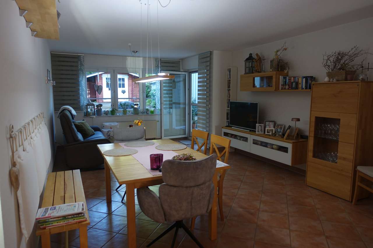 Schicke 4 Zimmer-Erdgeschoßwohnung im Herzen Ditzingens, Kreuzerstr. 4, 71254 Ditzingen