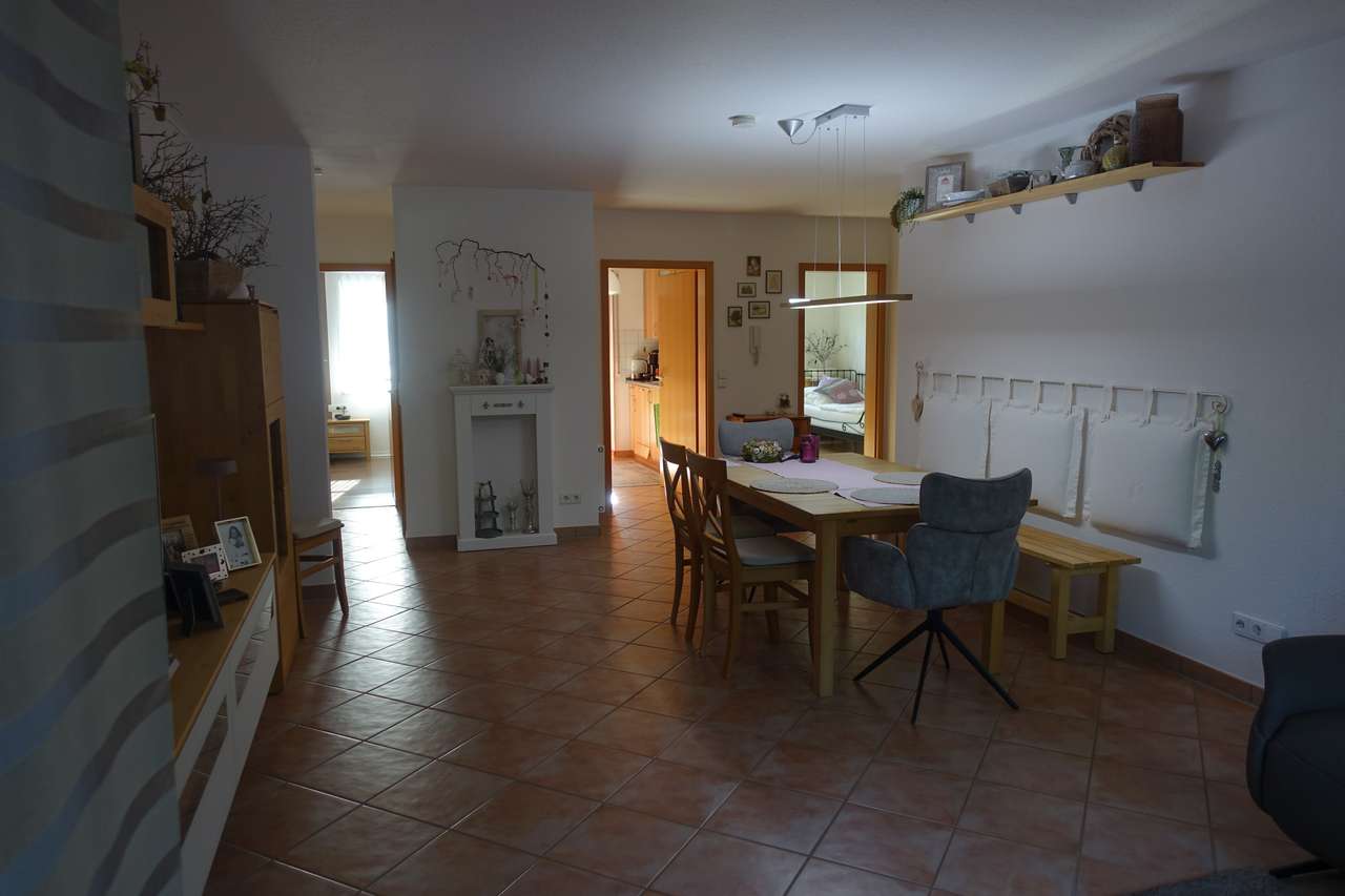 Schicke 4 Zimmer-Erdgeschoßwohnung im Herzen Ditzingens, Kreuzerstr. 4, 71254 Ditzingen