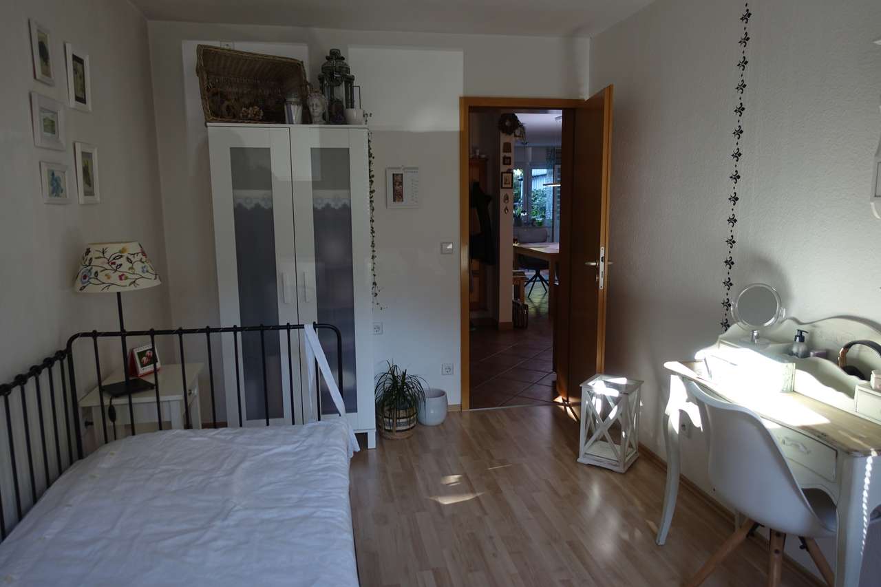 Schicke 4 Zimmer-Erdgeschoßwohnung im Herzen Ditzingens, Kreuzerstr. 4, 71254 Ditzingen