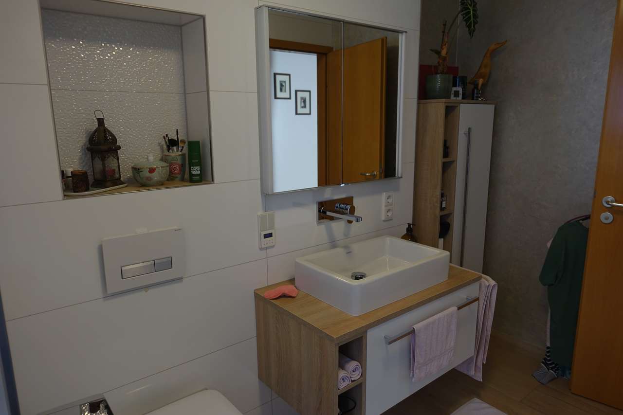 Schicke 4 Zimmer-Erdgeschoßwohnung im Herzen Ditzingens, Kreuzerstr. 4, 71254 Ditzingen