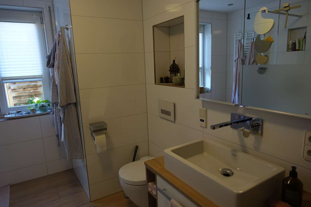 Schicke 4 Zimmer-Erdgeschoßwohnung im Herzen Ditzingens, Kreuzerstr. 4, 71254 Ditzingen