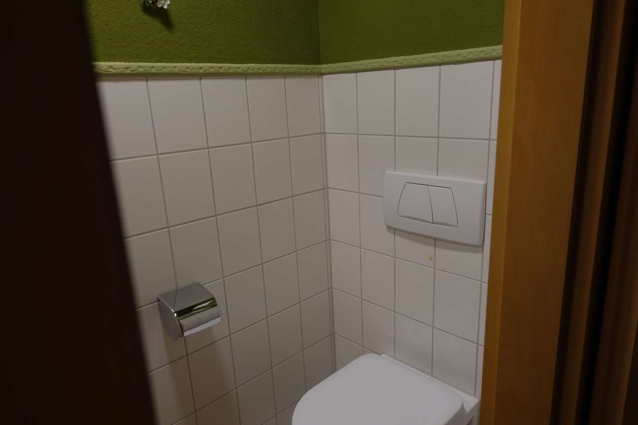 Schicke 4 Zimmer-Erdgeschoßwohnung im Herzen Ditzingens, Kreuzerstr. 4, 71254 Ditzingen