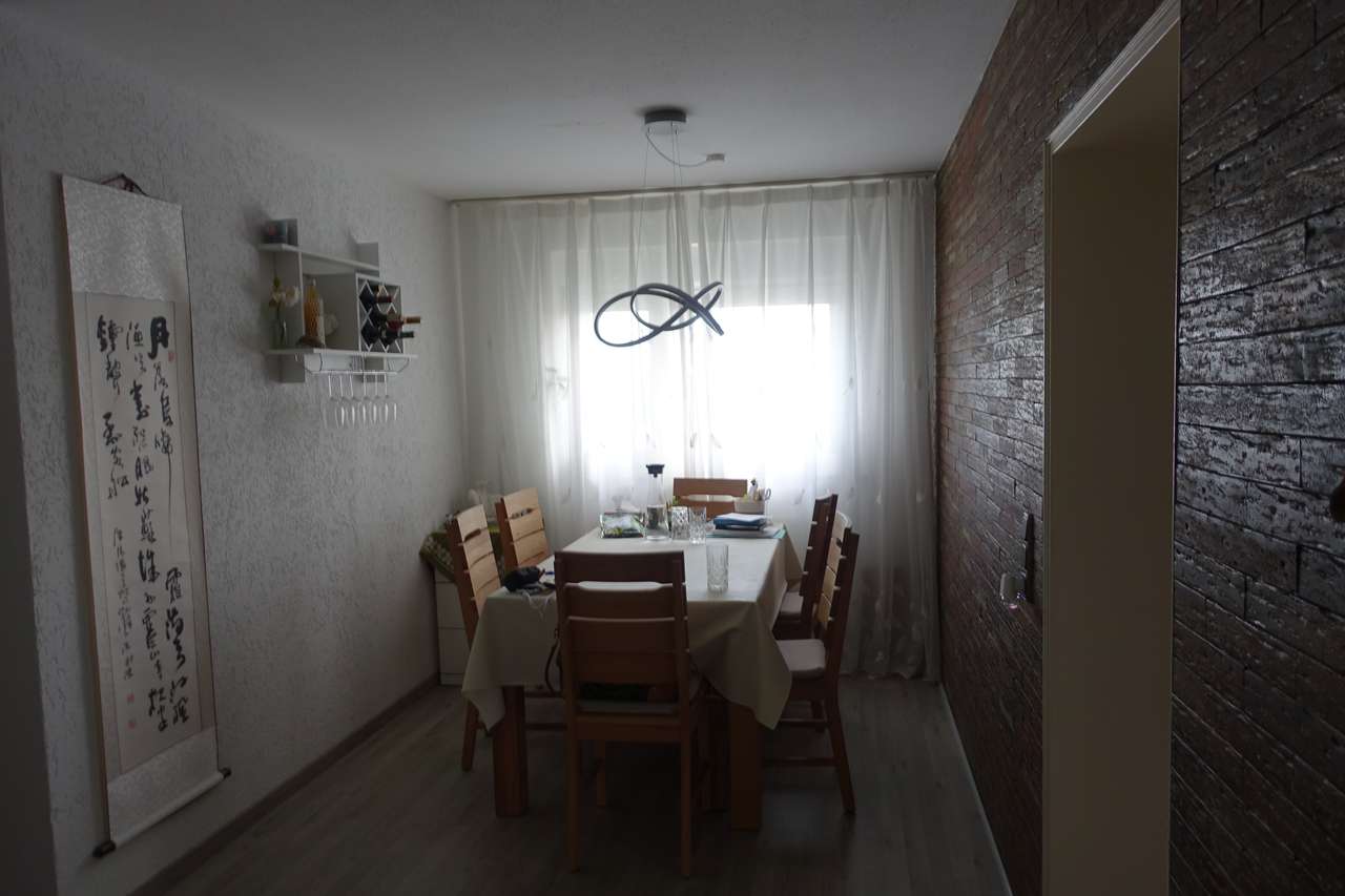 Sonnige 3,5-Zimmerwohnung mit großem Balkon, Freiherr-von-Varnbüler-Str. 8, 71282 Hemmingen