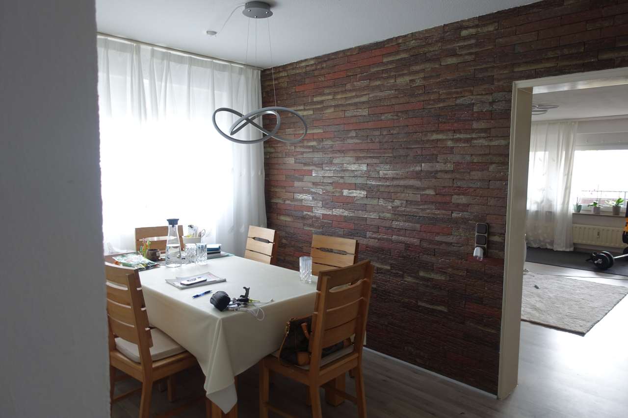 Sonnige 3,5-Zimmerwohnung mit großem Balkon, Freiherr-von-Varnbüler-Str. 8, 71282 Hemmingen