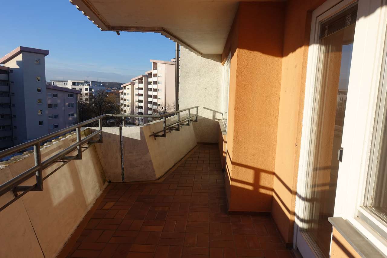 Hübsche 2-Zimmerwohnung mit sonnigem Balkon, Freiherr-von-Varnbüler-Str. 10, 71282 Hemmingen