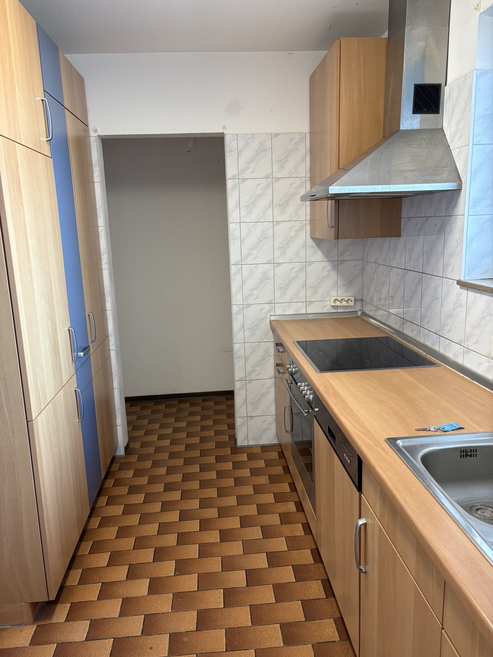 Hübsche 2-Zimmerwohnung mit sonnigem Balkon, Freiherr-von-Varnbüler-Str. 10, 71282 Hemmingen