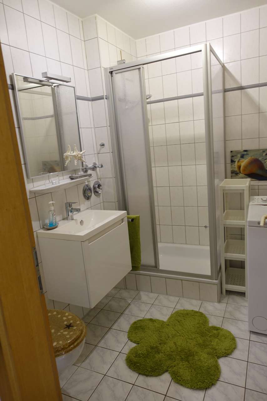 Bad mit Designwaschtisch