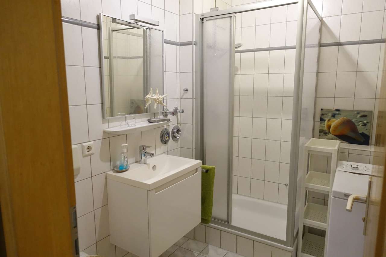 Dusche, WC und