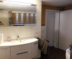 Waschbecken und WC 1.OG WE2