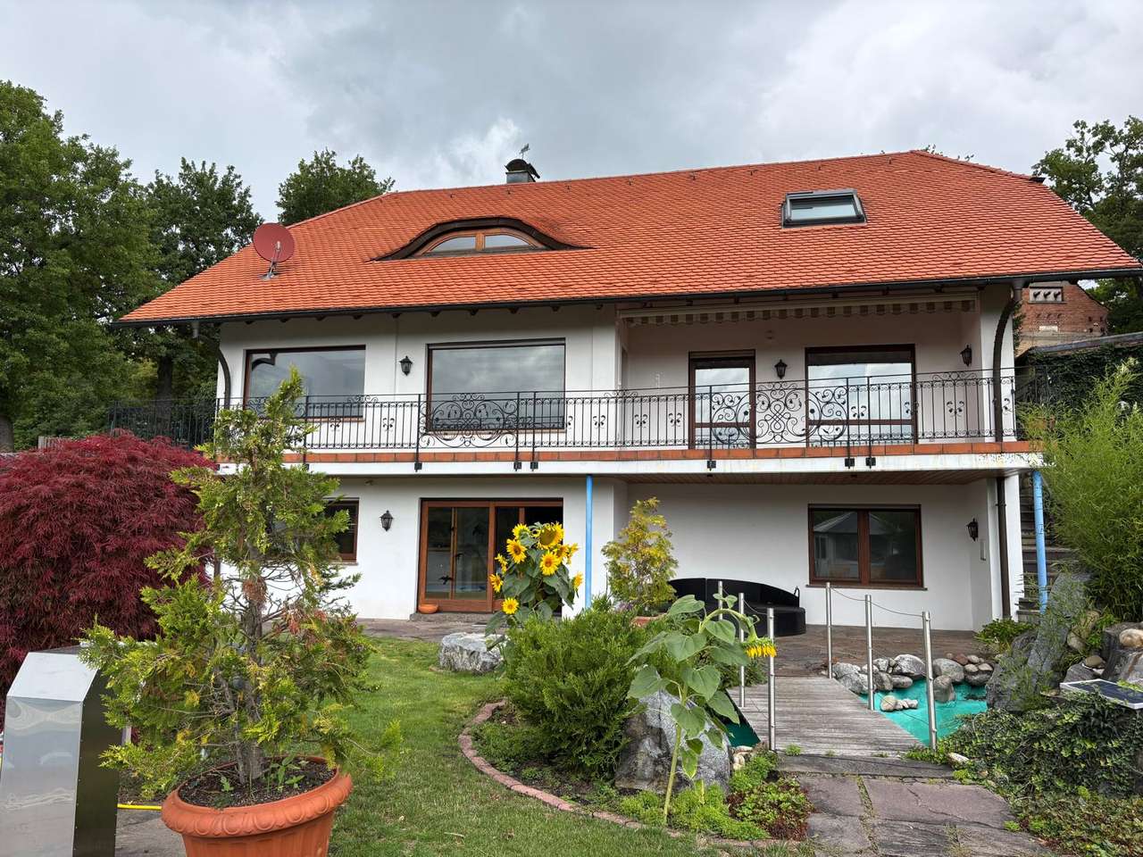 Hausansicht Gartenseite Hausansicht Gartenseite