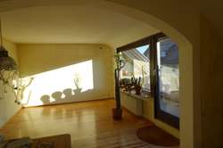 mit Ausgang zum Balkon mit Ausgang zum Balkon