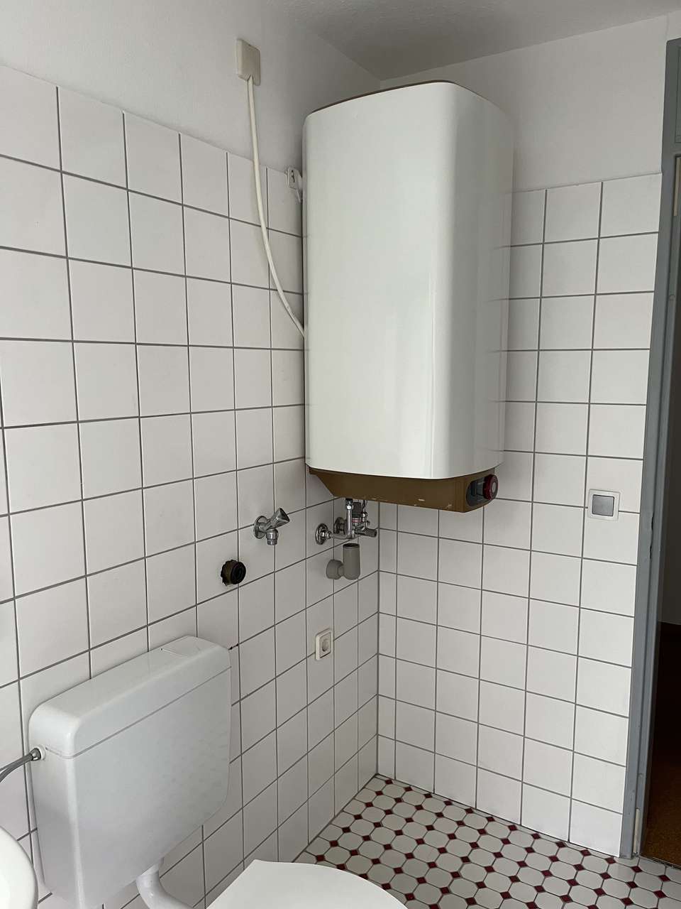 und Waschmaschinenstellplatz und Waschmaschinenstellplatz