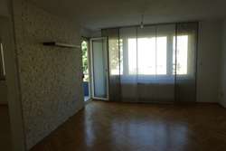 mit Ausgang zum Balkon mit Ausgang zum Balkon