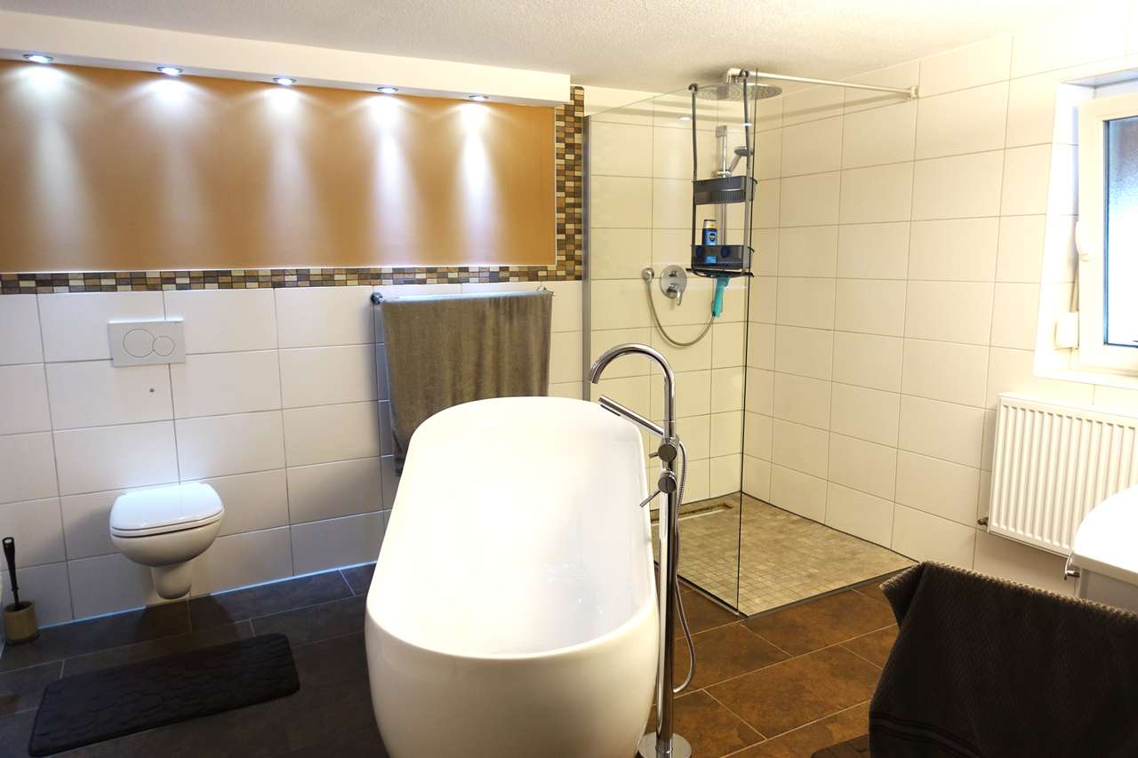 Badezimmer 1. OG WE2 Badezimmer 1. OG WE2