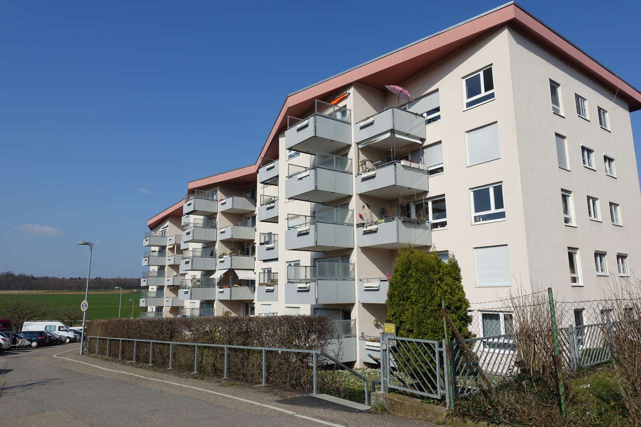 Gut geschnittene 2,5-Zimmerwohnung mit sonnigem Balkon, Seestr. 55, 71282 Hemmingen 