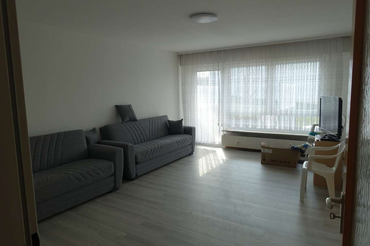 Wohnzimmer mit Ausgang