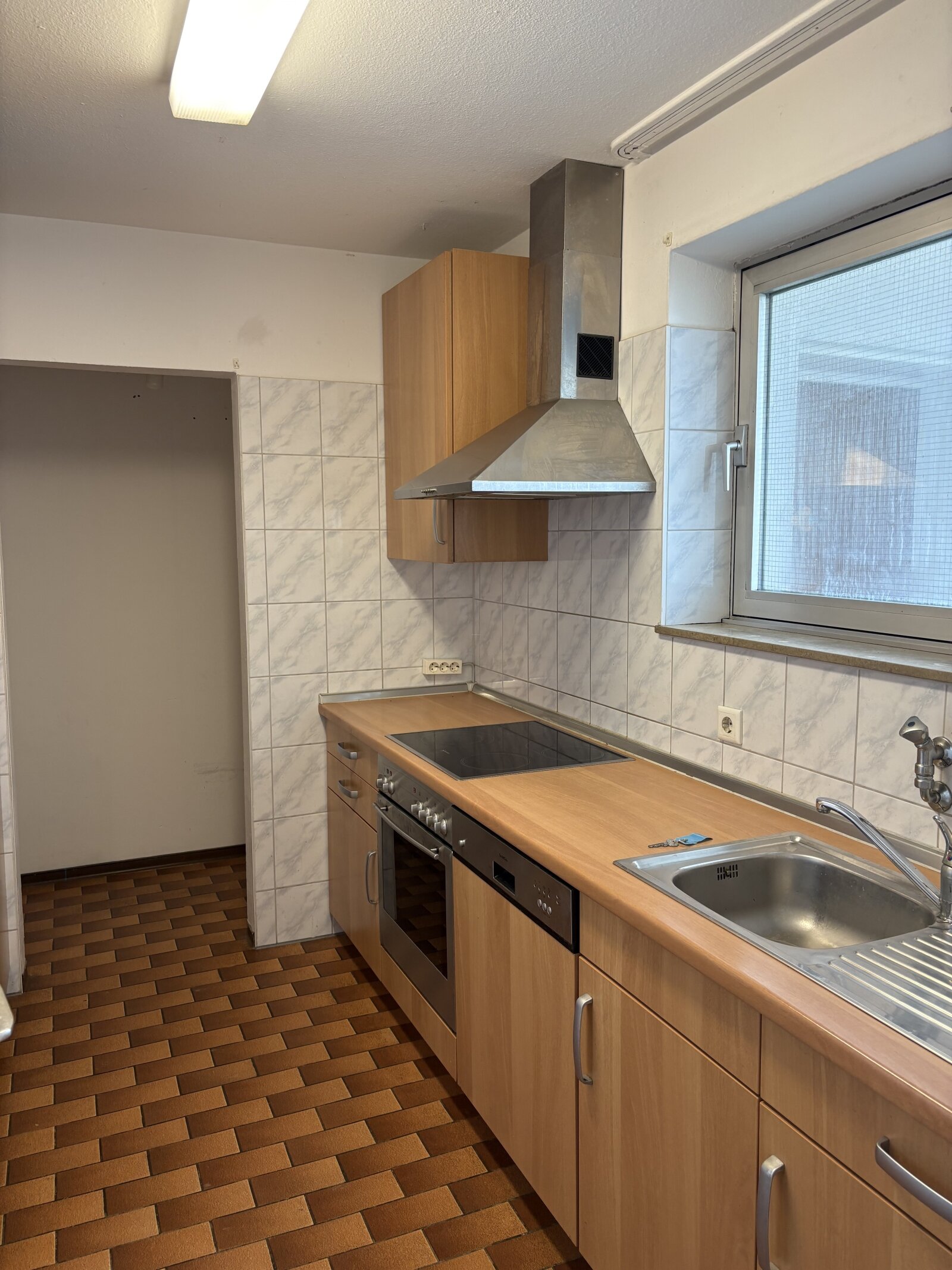 Hübsche 2-Zimmerwohnung mit sonnigem Balkon, Freiherr-von-Varnbüler-Str. 10, 71282 Hemmingen