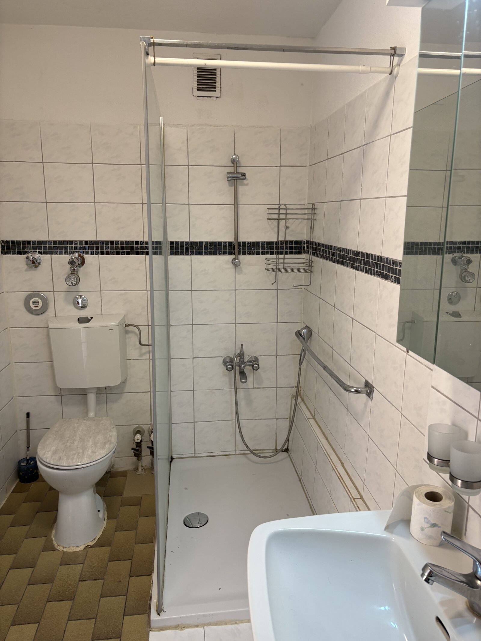 Hübsche 2-Zimmerwohnung mit sonnigem Balkon, Freiherr-von-Varnbüler-Str. 10, 71282 Hemmingen