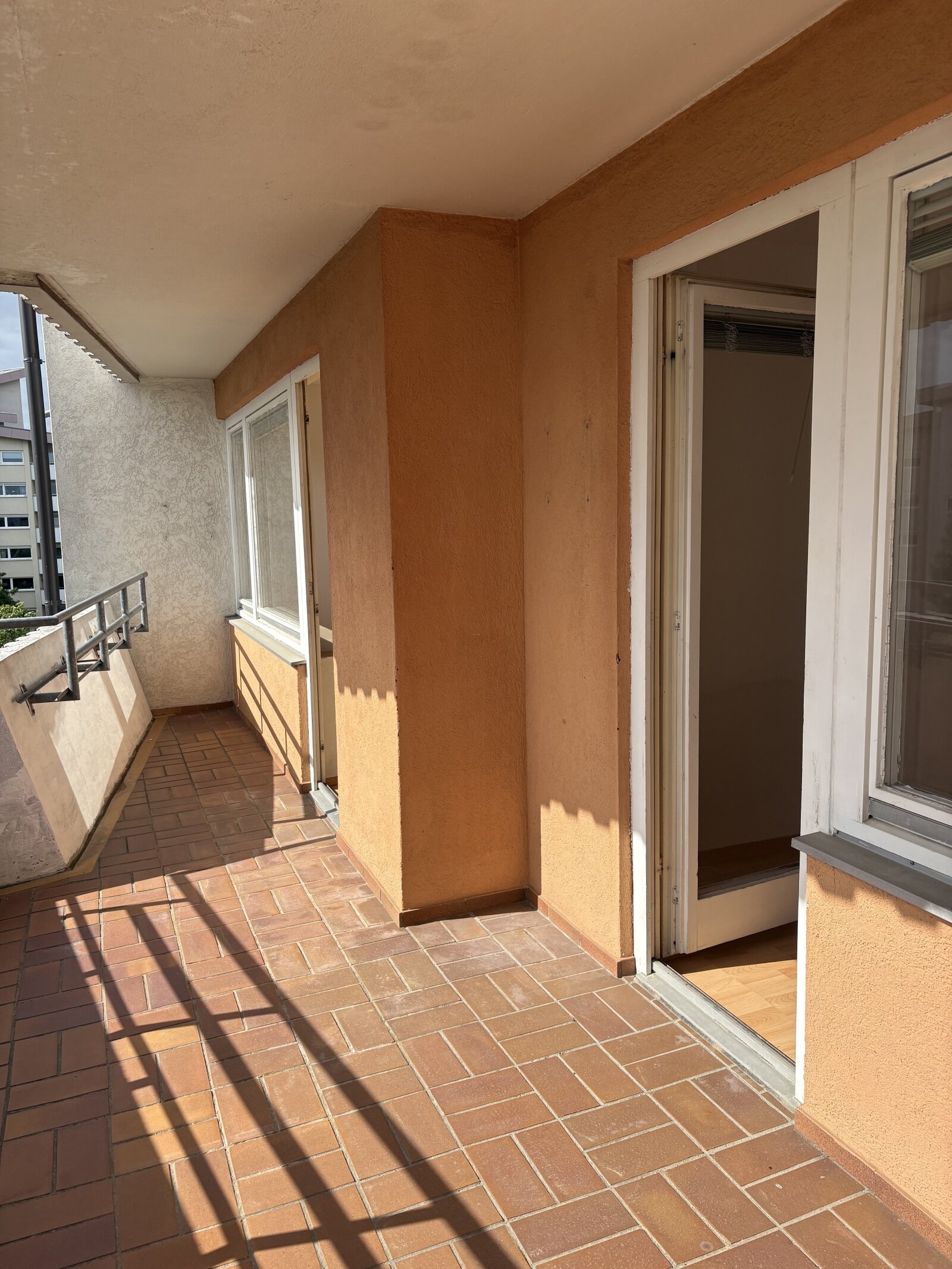 Hübsche 2-Zimmerwohnung mit sonnigem Balkon, Freiherr-von-Varnbüler-Str. 10, 71282 Hemmingen